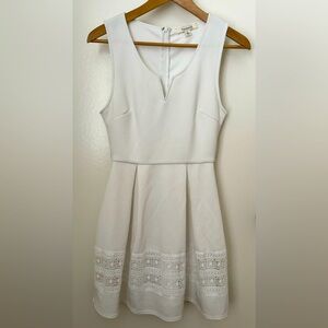Dress white with beautiful Lace size s